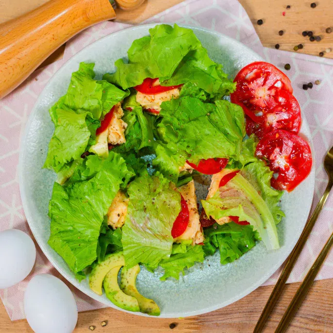 Roll with Egg and Vegetables