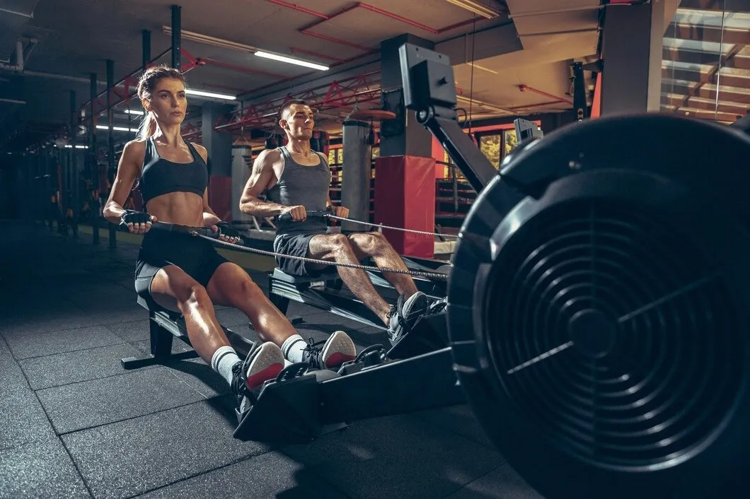 Image 5: Exercise rowing