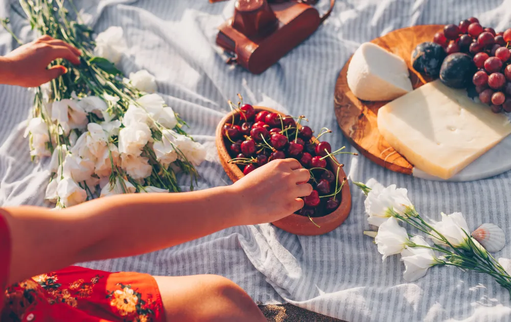 Light & nourishing summer meals for hot days & busy nights