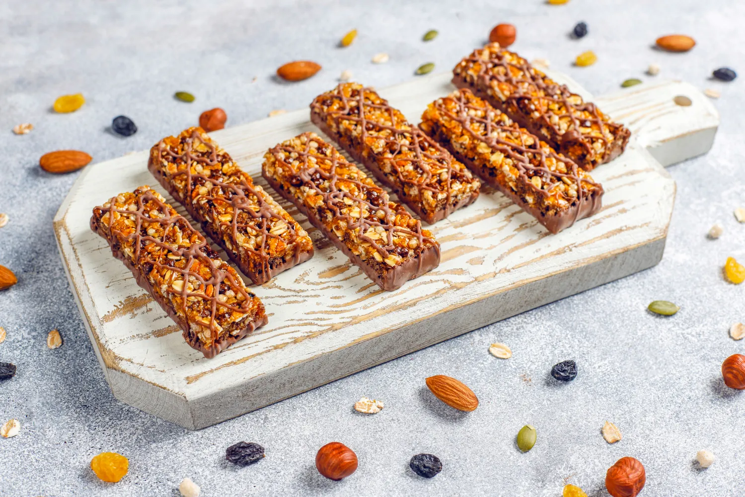 Energy bites with dried fruit & nuts